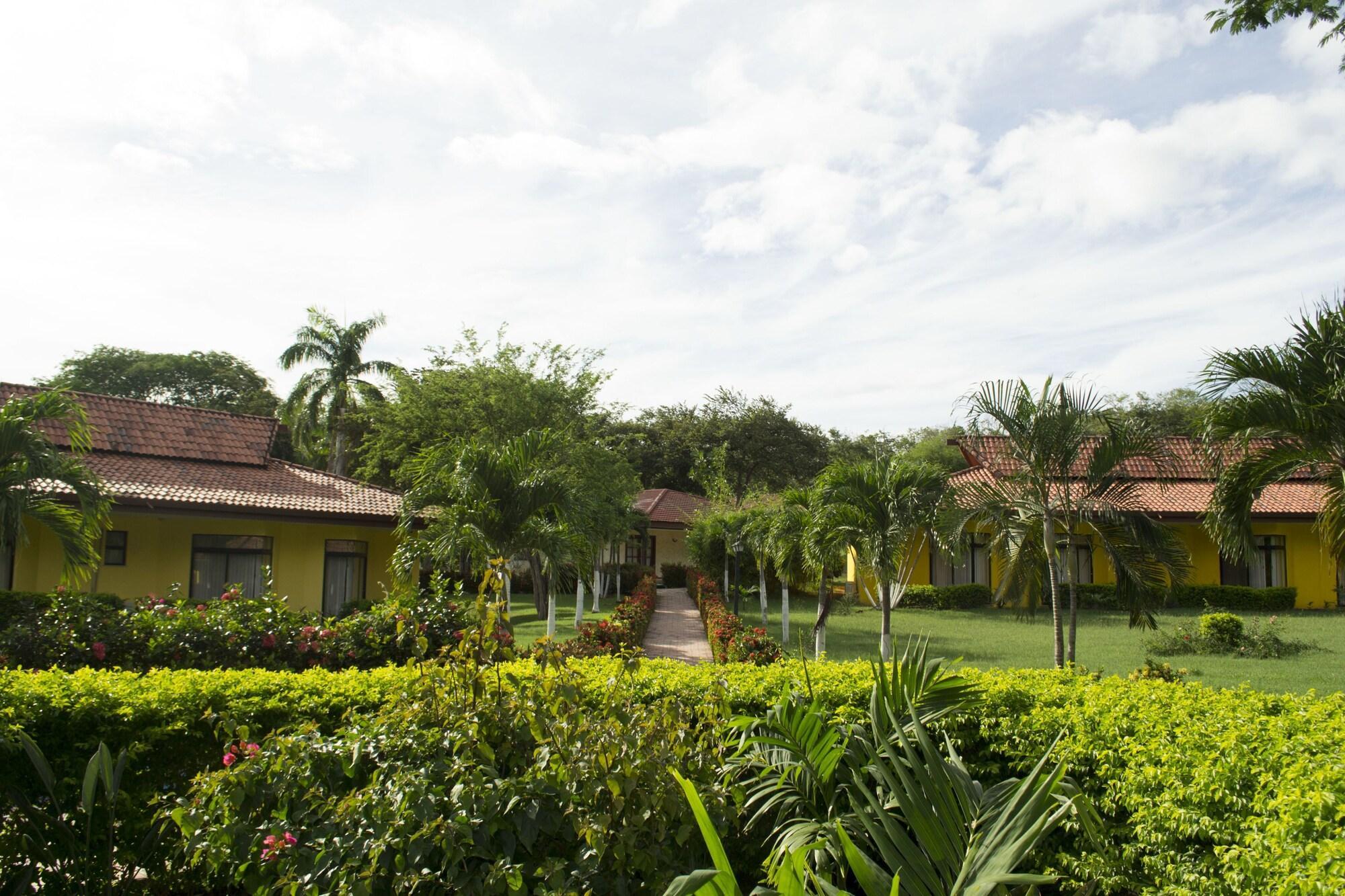 Papagayo Golden Palms Beachfront Hotel Panamá エクステリア 写真
